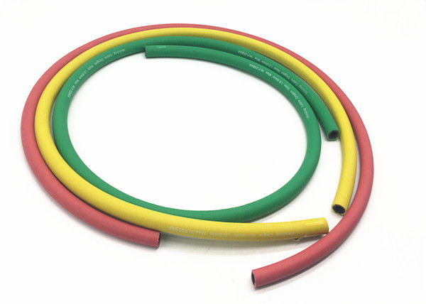 緑の黄色く赤い色の編みこみのエア・ホース2つの層のポリエステル線維の